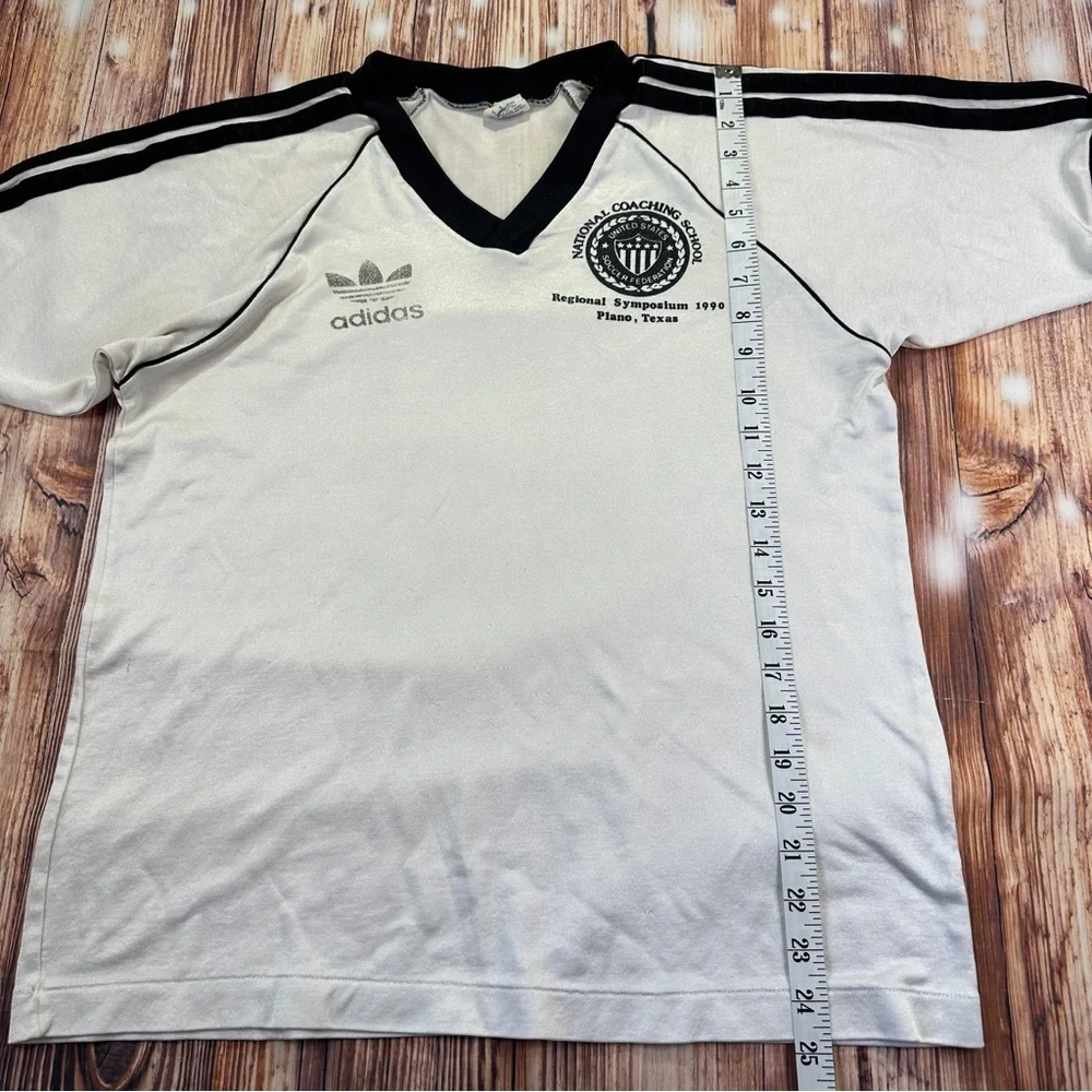 Vintage 90s Adidas National Coaching School Tshirt Size Medíum